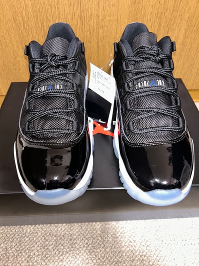 Nike Air Jordan 11 Retro Low 