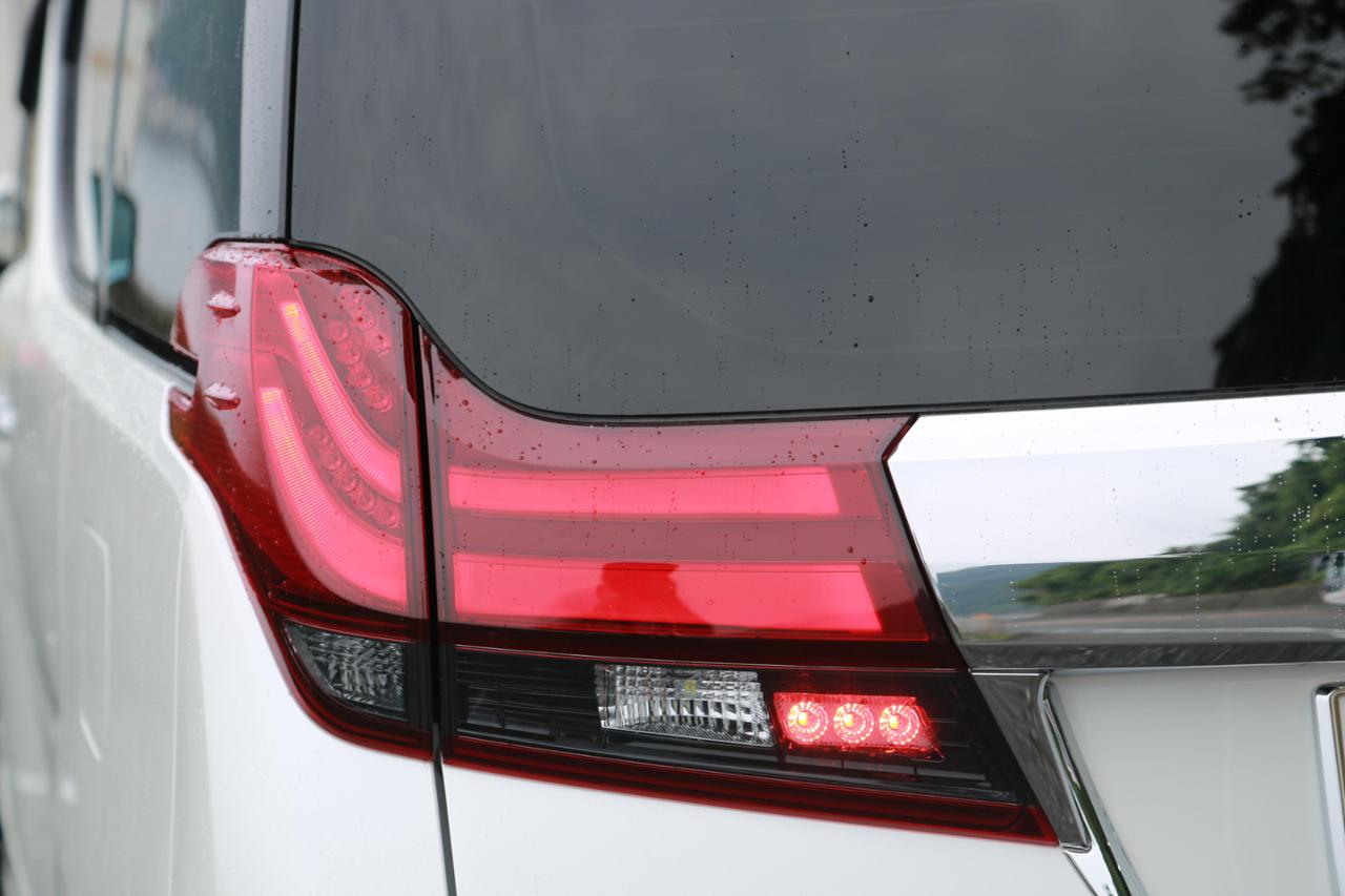 トヨタ(純正) アルファード用テール(寒冷地仕様) のパーツレビュー