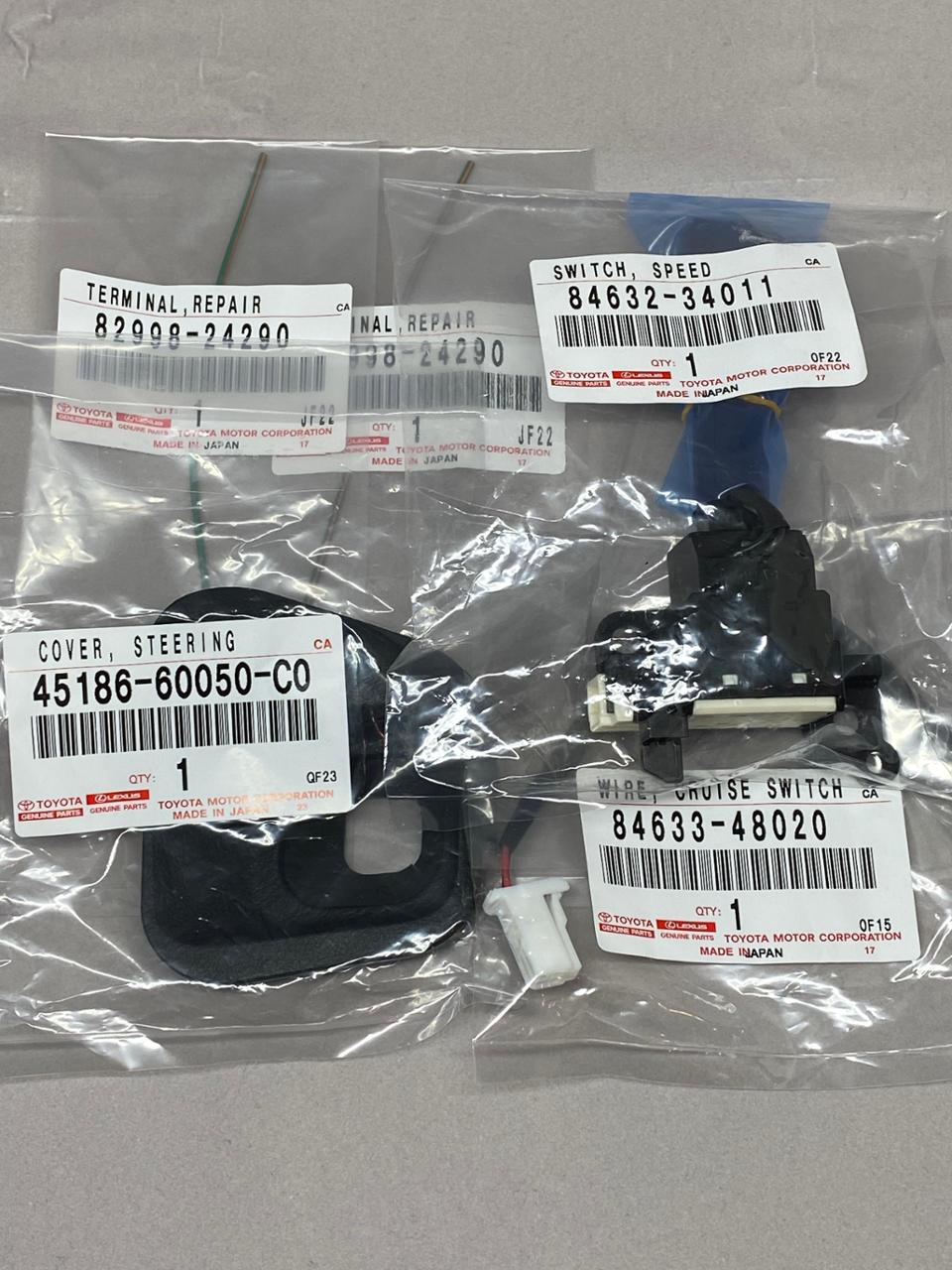 トヨタ(純正) クルーズコントロールスイッチ取付セット のパーツ