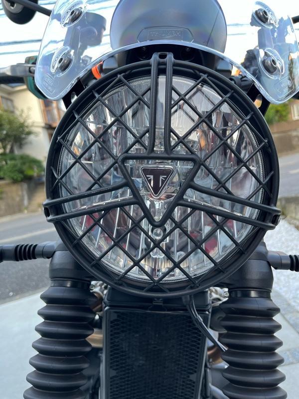 トライアンフ(純正) ブラックヘッドライトベゼル のパーツレビュー