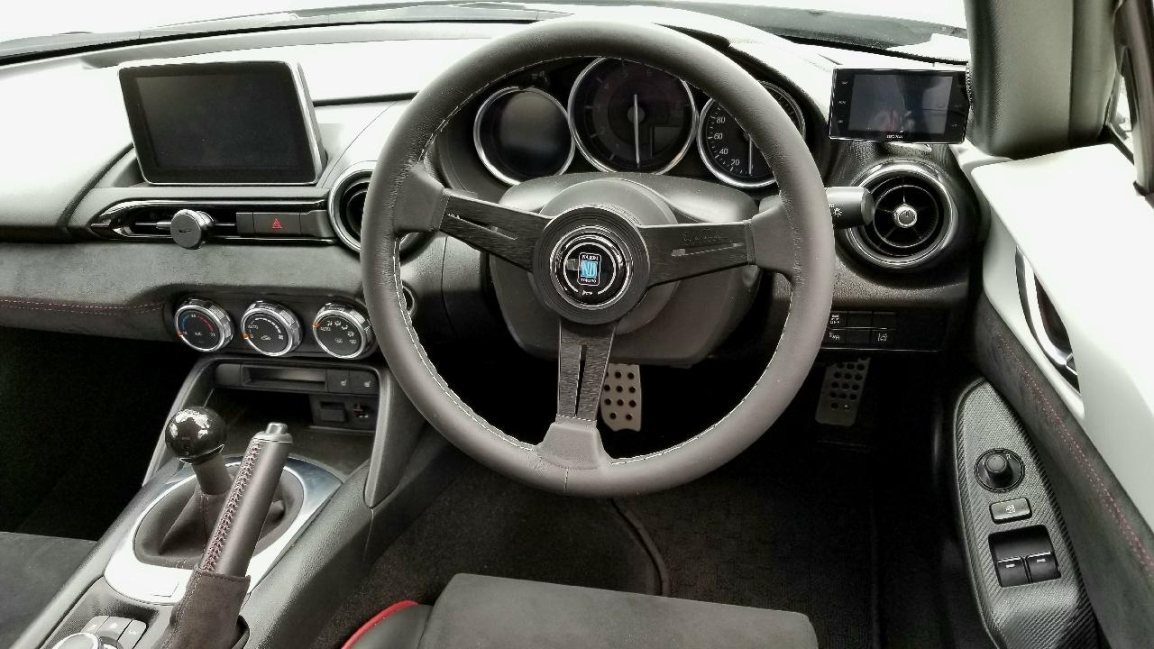 NARDI CLASSIC LEATHER ブラックレザー＆ブラックスポーク のパーツ