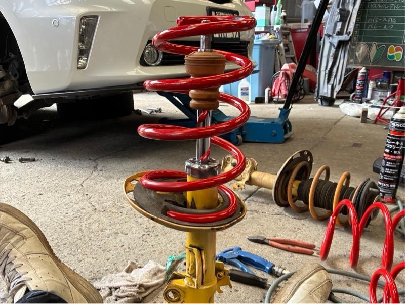 トヨタ(純正) プリウスα G's純正サスペンション のパーツレビュー