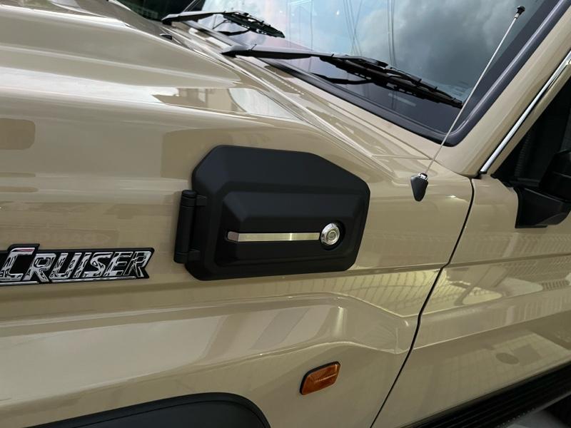 ま*ん様 ランクル70再再販(GDJ76W) 尿素リッドカバー 鍵付き加工 ま*ん