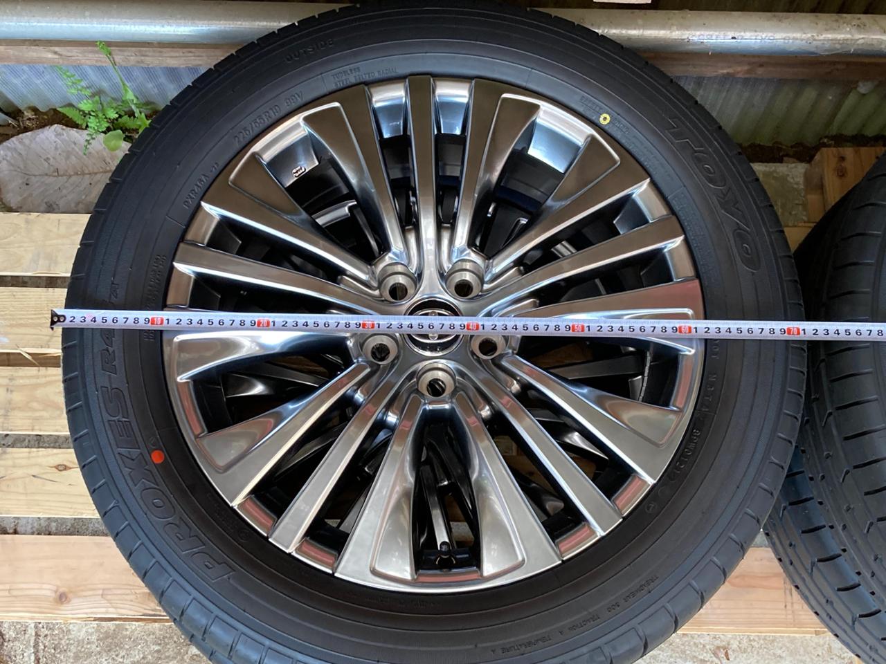 トヨタ(純正) 80系 ハリアー Zグレード 純正225/55R19 タイヤ&ホイール