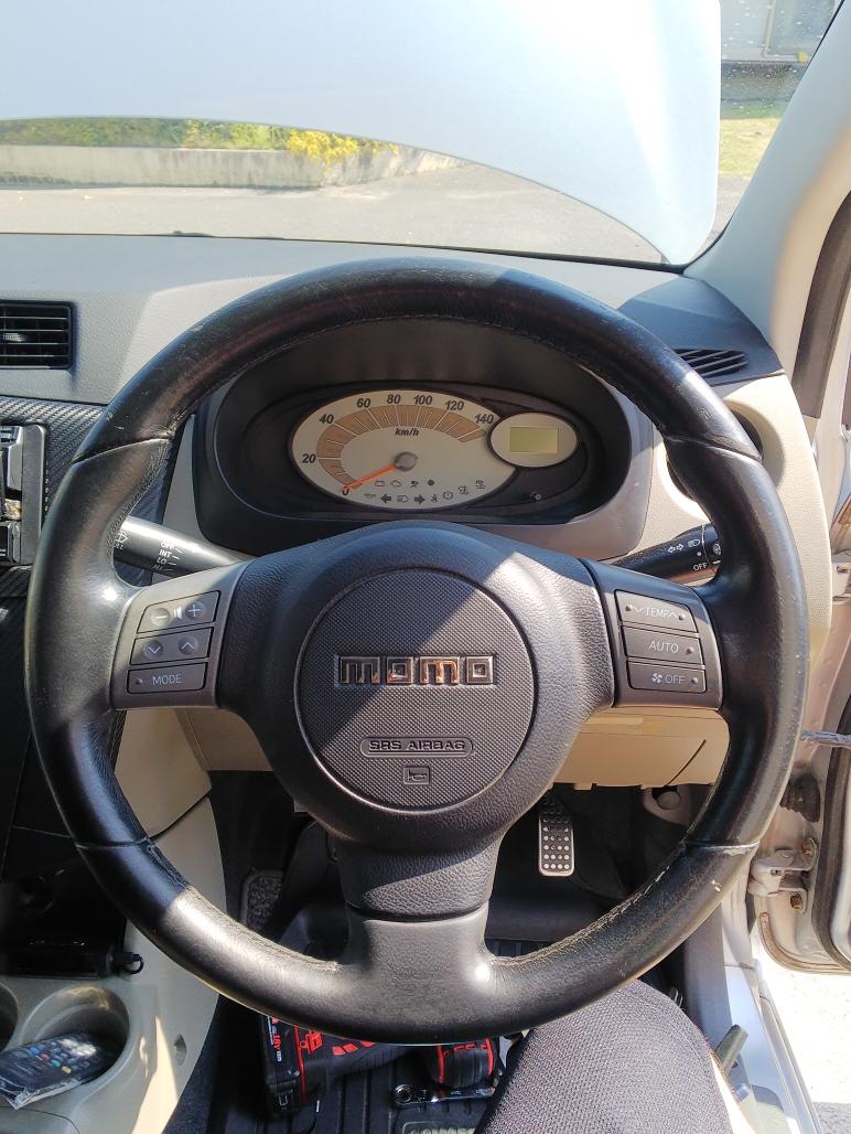 ダイハツ(純正) MOMO本革ステアリング のパーツレビュー | ミラ(りおん