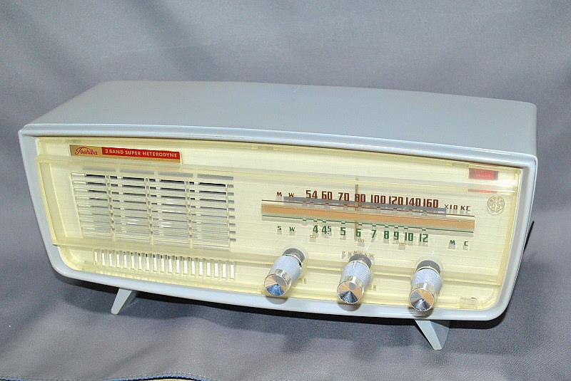 昭和レトロ】東芝 真空管ラジオ かなりやFS 5UL-428【ジャンク扱い