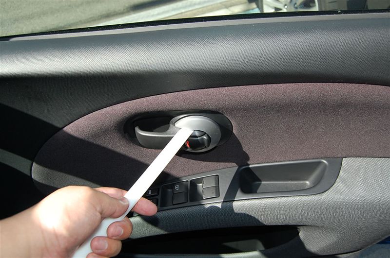 K12マーチ フロントドア内装の外し方（日産 マーチ・K12）by ふぇり