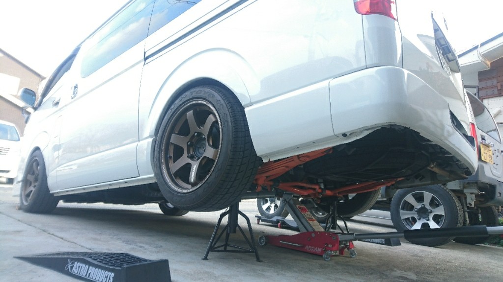 玄武3インチダウンブロック装着（トヨタ ハイエースバン・H200系）by