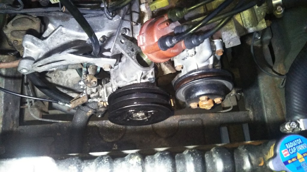 sj30後期型純正フルトラデスビに交換(^-^)（スズキ ジムニー・SJ30