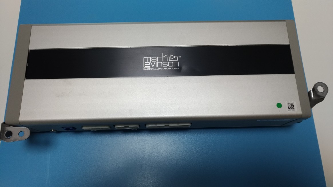 マークレビンソンアンプ取り付け（失敗）（トヨタ クラウンアスリート