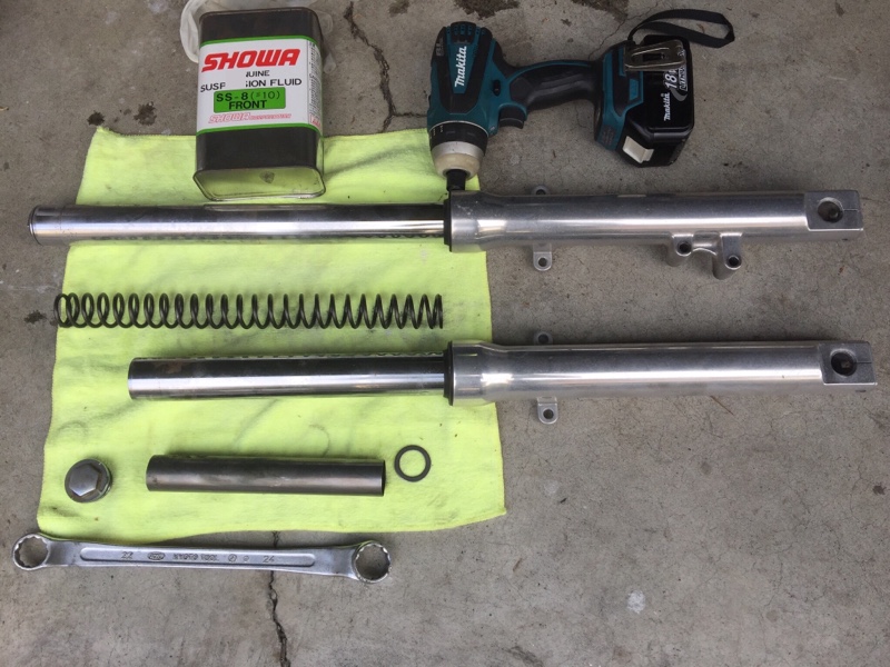 エストレアのフロントフォークO/H 【教科書編】（カワサキ エストレヤ