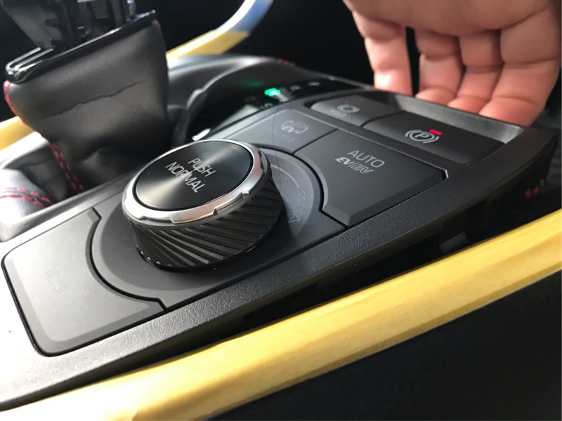 インテグレーションコントロール＆パネルASSY交換（トヨタ RAV4 PHV