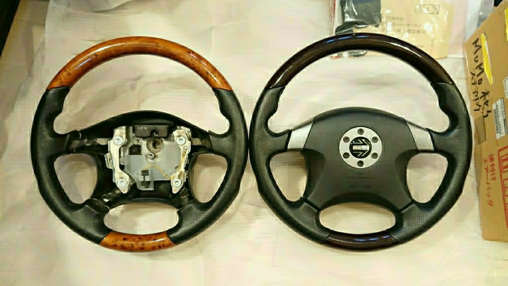 日産純正OP MOMOエアバッグ付きステアリング（4本スポーク）取り付け