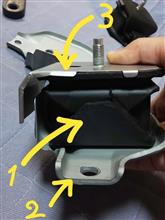 エンジンマウントをVAB標準からSTI強化品（GD用）に。ちょっと部品加工