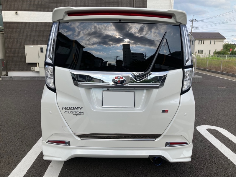 バックドアガーニッシュ取付（トヨタ ルーミーカスタム・M900A/M910A