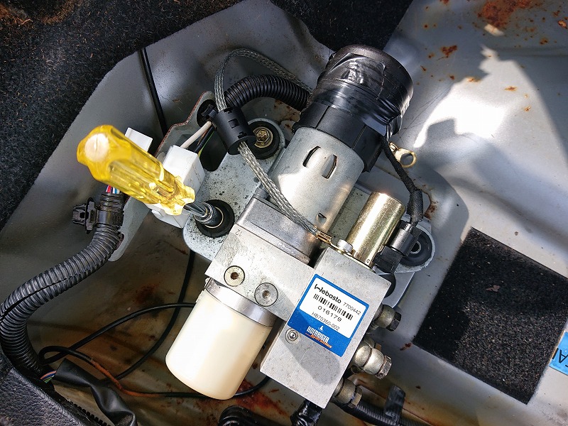 コペン アクティブトップのモーター交換で開閉時間を短縮を目論む