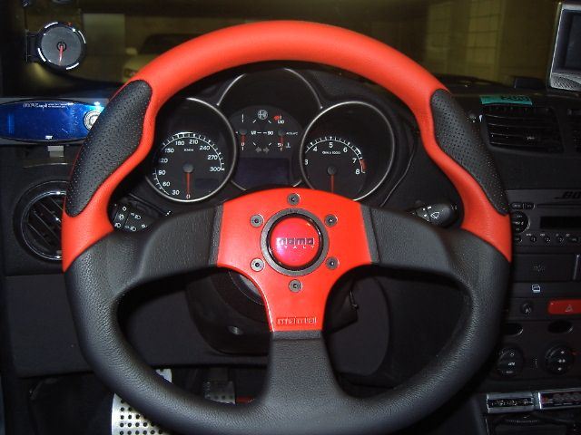 COMMANDO 2 レッド momo(モモ)のステアリングの口コミ・パーツレビュー