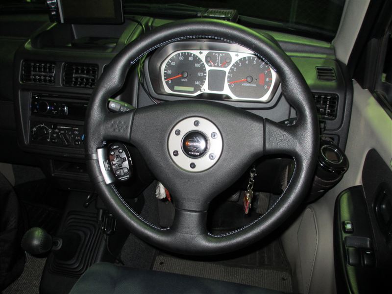 三菱自動車(純正) momoステアリング のパーツレビュー | パジェロミニ