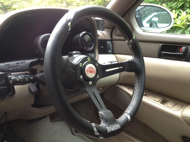 momo Gotham Steering Wheel のパーツレビュー | ソアラ(なり.) | みんカラ