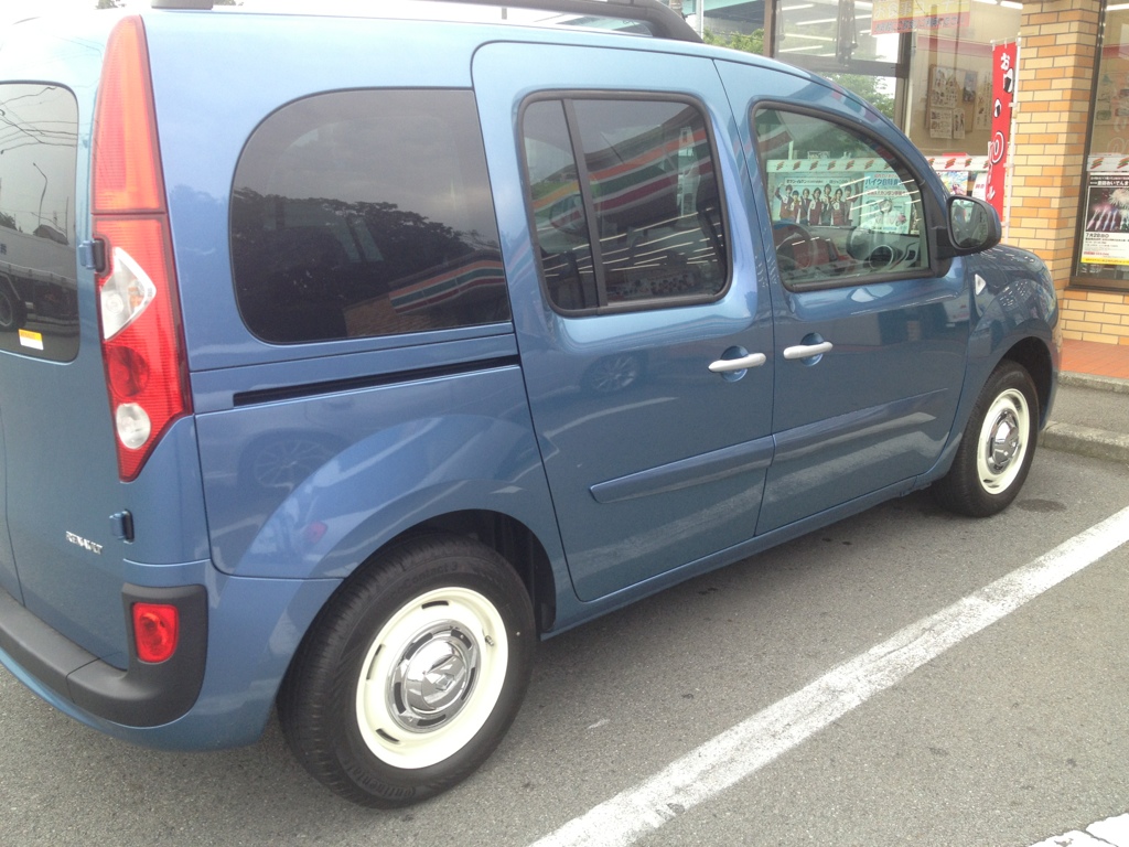 ルノー(純正) クラシックデザインアロイホイール のパーツレビュー