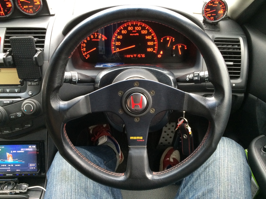 momo モモ ステアリング TUNER チューナー ブラックスポーク のパーツ