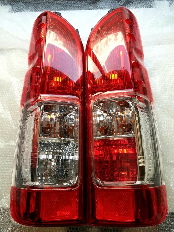 トヨタ(純正) 寒冷地仕様テールランプ のパーツレビュー | ハイエース