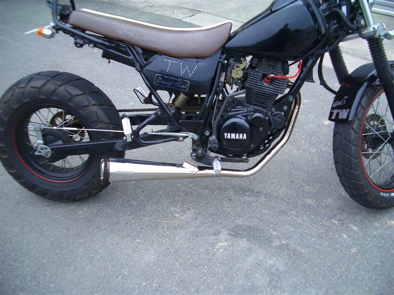 アクティブ？？ スーパートラップ ロングメガホンマフラー♪ のパーツ