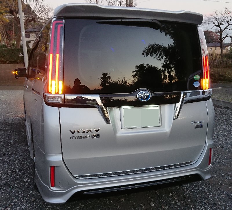 豊田純正のフォトギャラリー「エスクァイア（後期） 純正テールランプ