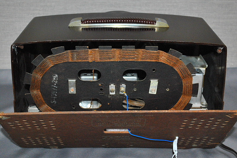 覆面えるのフォトギャラリー「米ゼニス（Zenith）真空管ラジオ Model