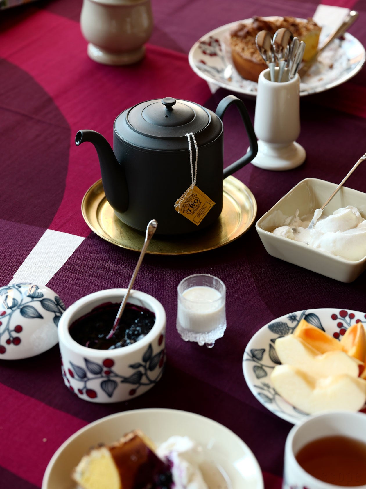 SCOPE Slowpe Slice ワイン　210cm テーブルクロス 販売終了】Slowpe<br>Slice ワイン