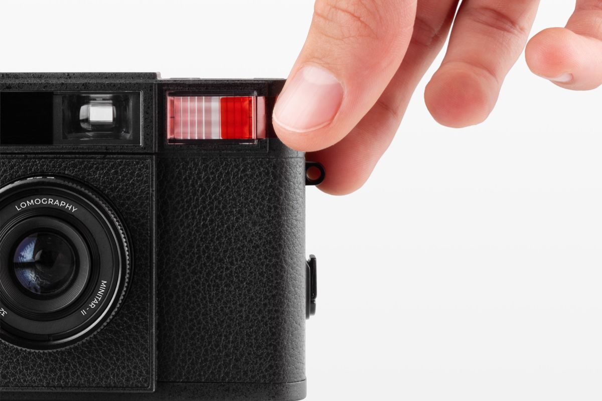 Lomo MC-A 35 mm Film Camera Black – Lomography