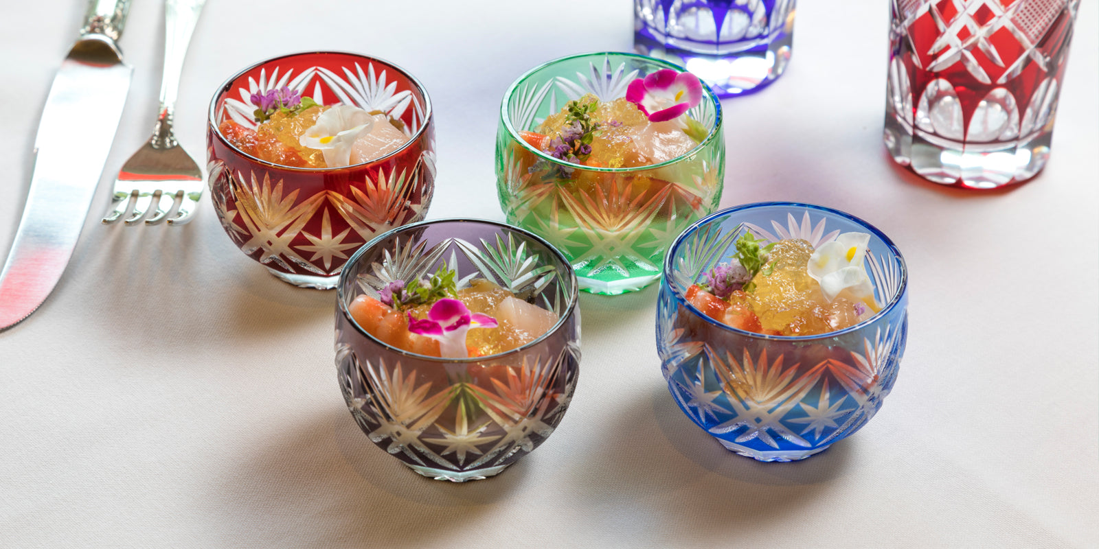 M-086-R 剣菱星文様 ぐい呑 アカ – 硝子工房 彩鳳