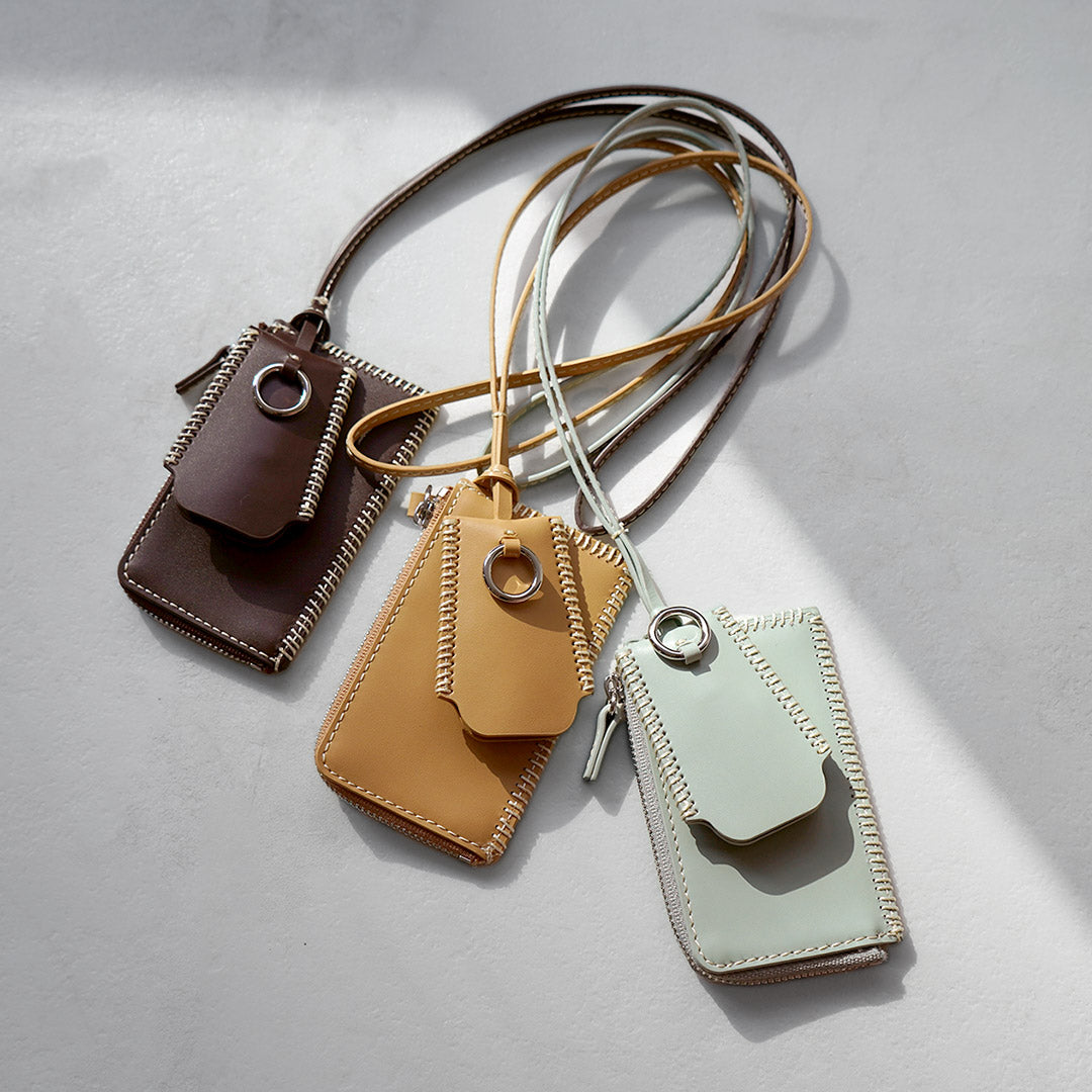 ETRE TOKYO（エトレトウキョウ） スクエアパースキーホルダー