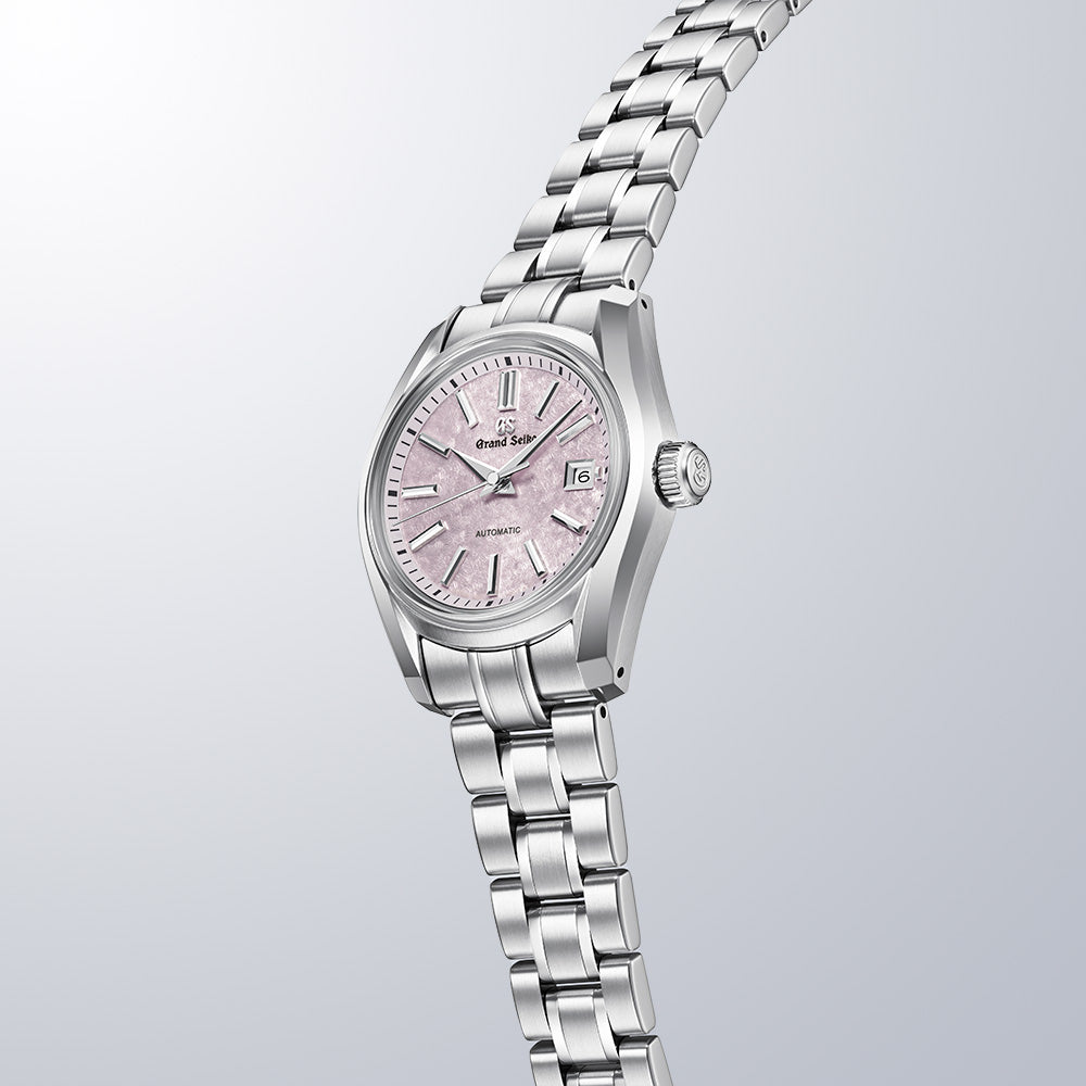 グランドセイコー ＞桜をモチーフに、日本特有の季節の移ろいを