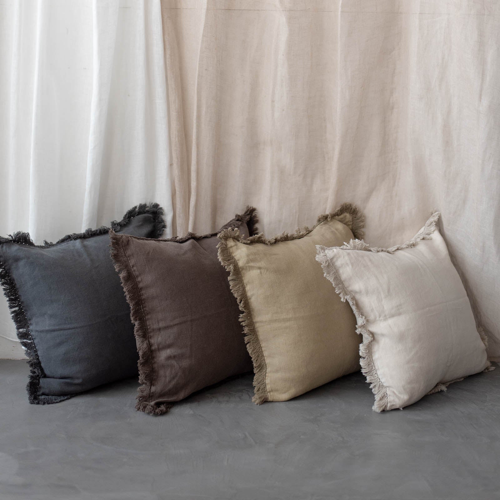 TERU プロデュース HAKODATE STUDIOフリンジクッション