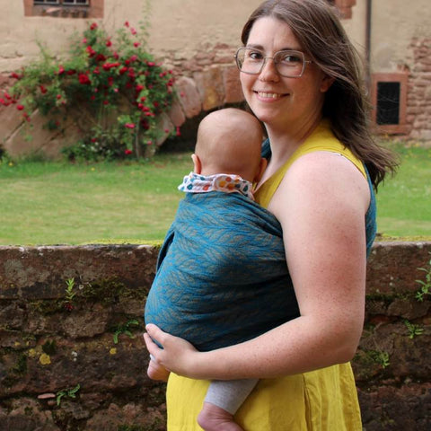 夏に快適なヘンプやリネン素材のベビーラップやスリング – ディディモス