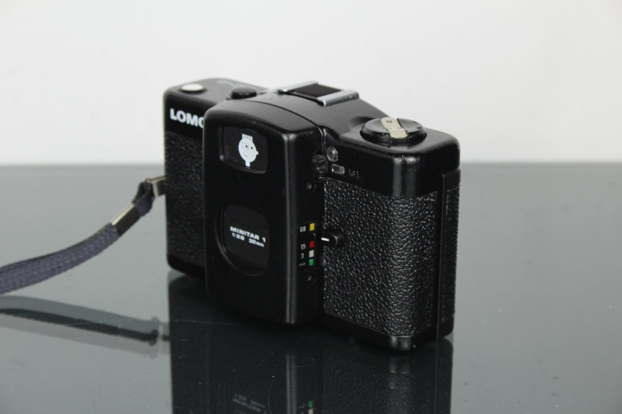 Lomo Minitar 1: Compact 35mm Creativity for the Analog Revival