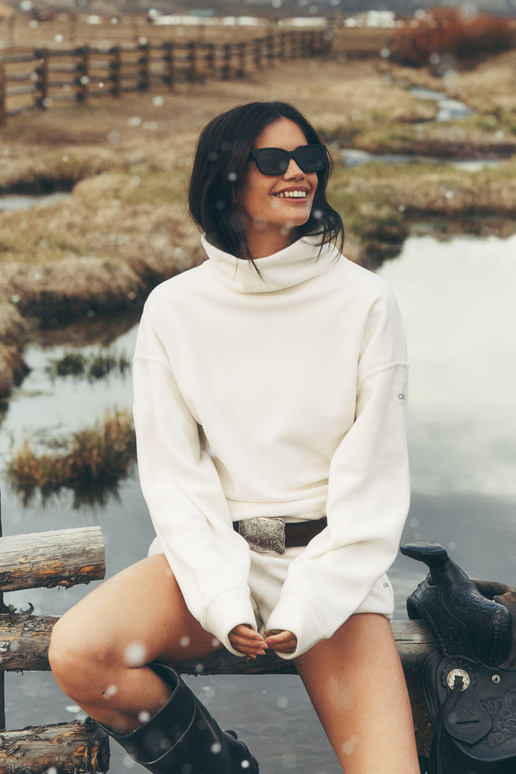 Polar Fleece Hazy Pullover - Ivory | ALO