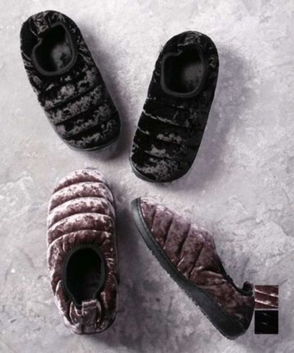 SUBU(スブ)25新作の“厚底ダウンスリッパ”が可愛さ全開〈ドット柄どこで