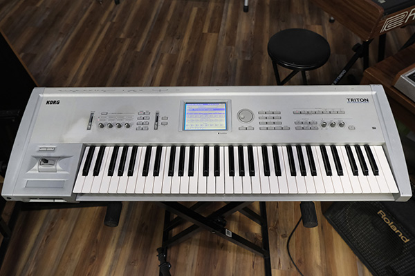 Korg Triton (61-key Classic) photo gallery - Syntaur