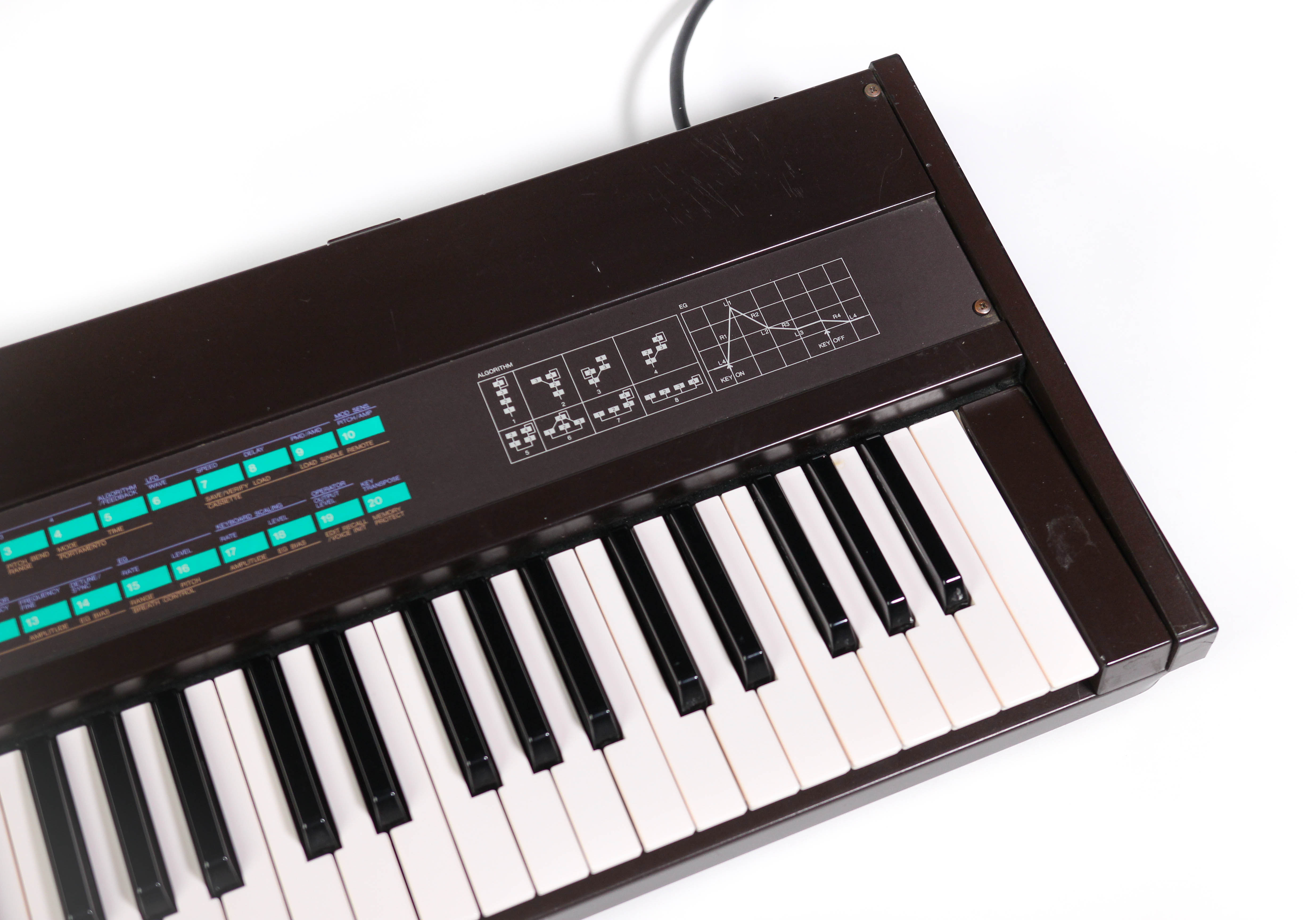 Yamaha DX9 synthesizer - Syntaur