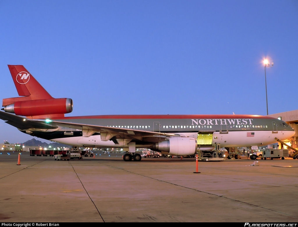 N237NW Northwest Airlines McDonnell Douglas DC-10-30 Photo by