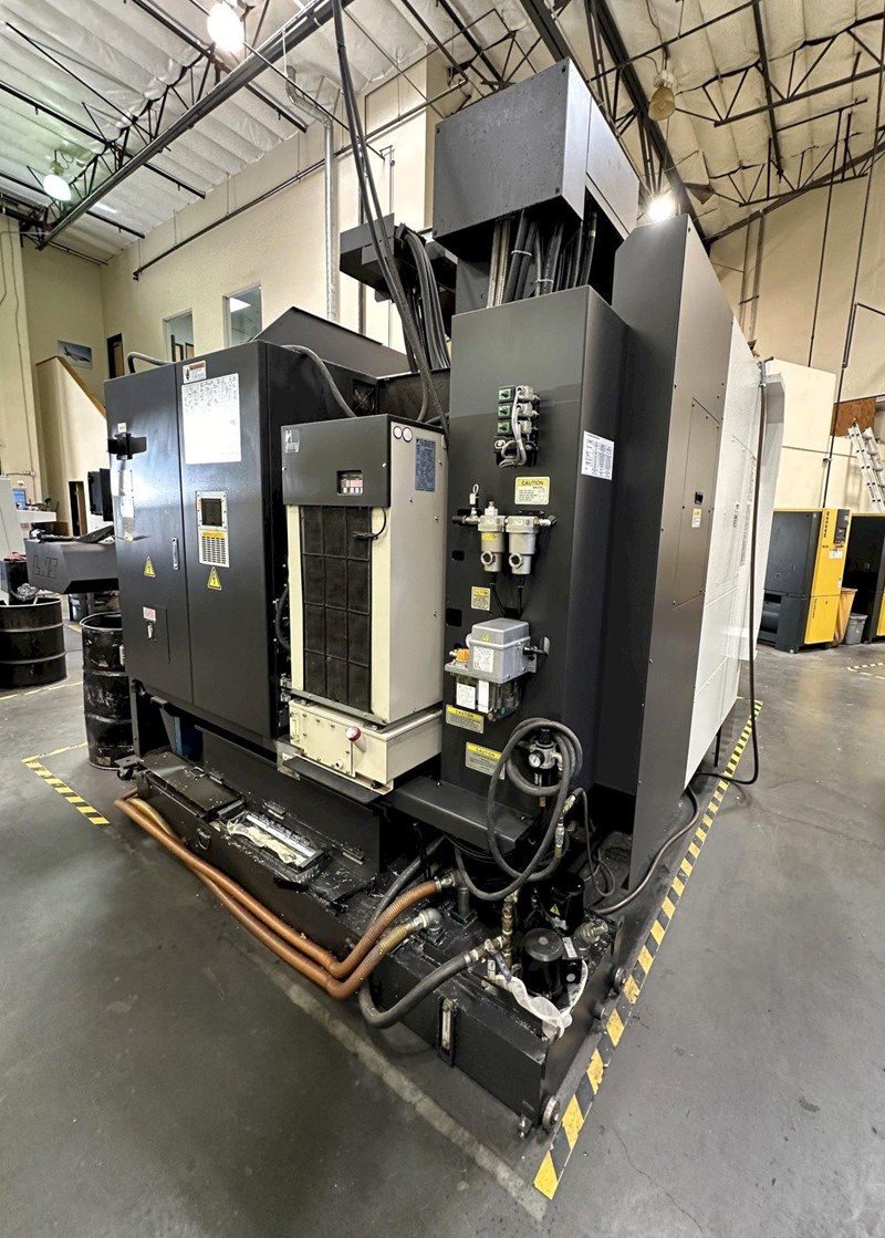 Okuma Genos M560-V Vertical Machining Center 2017 Nikken 8