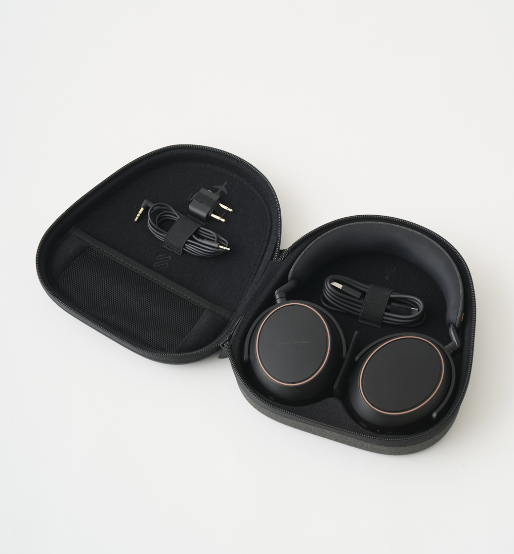 Sennheiserと俳優 佐藤健による〈ABYTS〉が特別仕様のワイヤレス