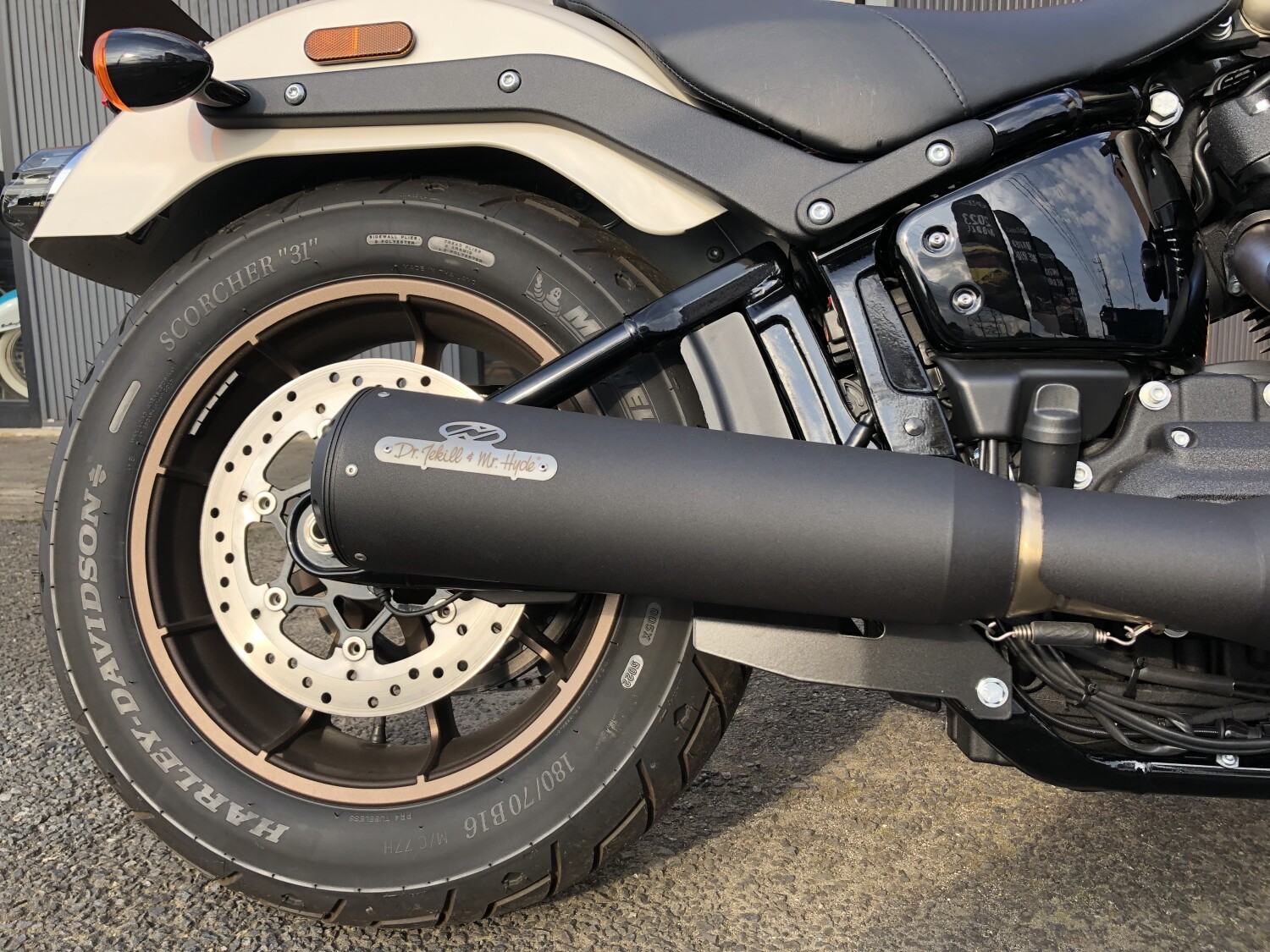 ヒロユキ ジキル＆ハイド マフラー2024 年ローライダーST ジキル