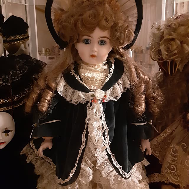 アンティーク ビスクドールのおしゃれなアレンジ・飾り方のインテリア