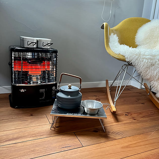 石油ストーブ アラジン おしゃれ 小型 縦型 消臭 電源不要 Aladdin AKP