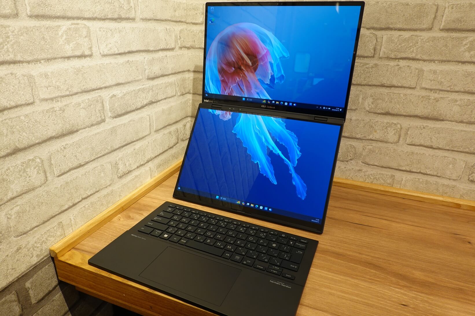 ASUS Zenbook DUO UX8406MA 使用レビュー！ハイスペックで実用的、作業