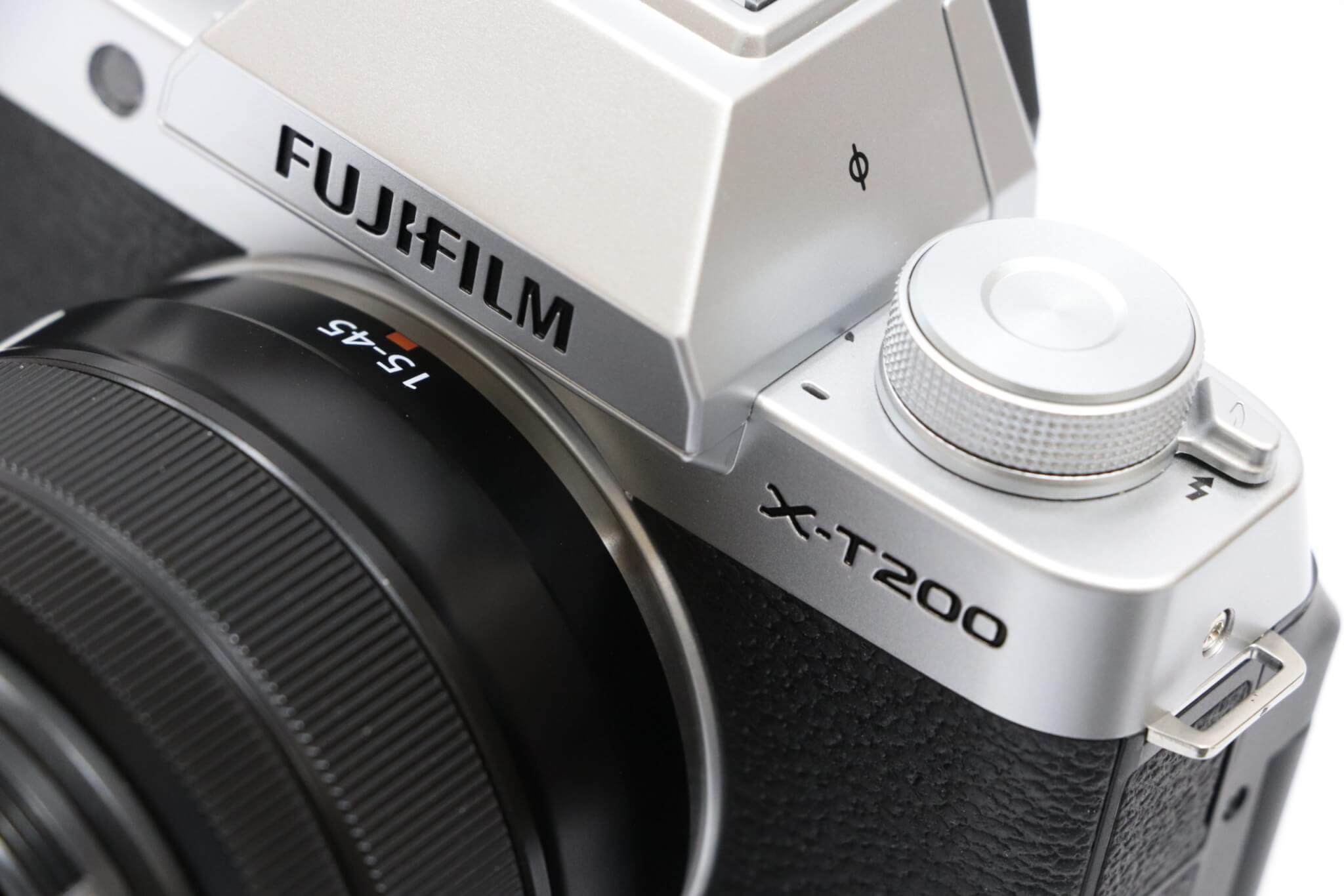 FUJIFILM X-T200実写レビュー。大型モニター搭載、撮りたい瞬間を逃さ