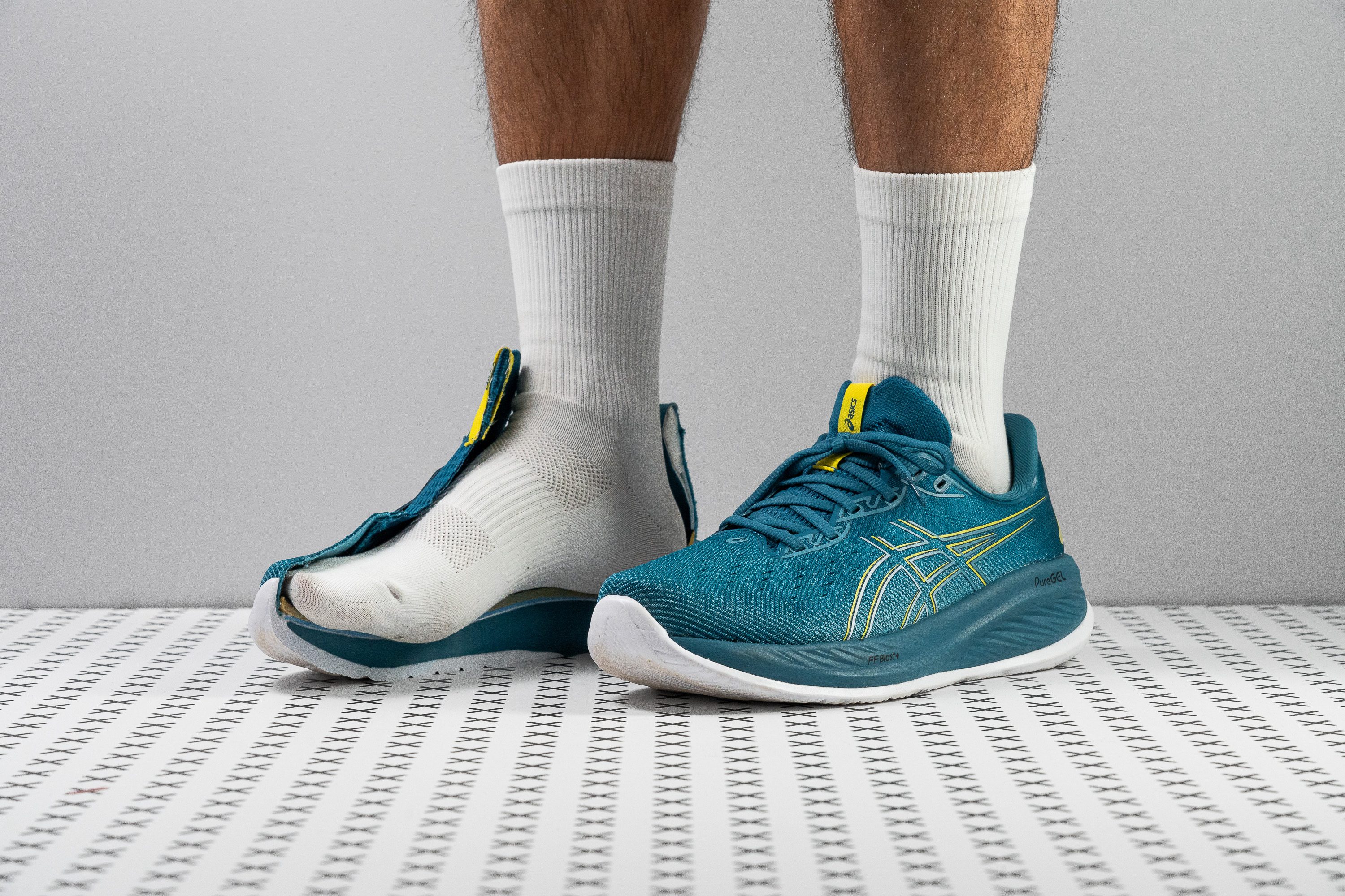 Cut in half: ASICS Gel Cumulus 26 Review | RunRepeat